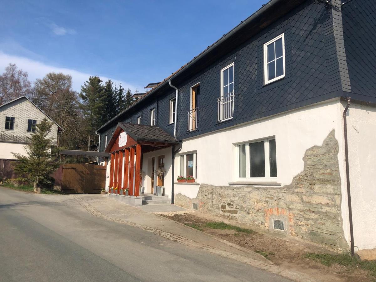 Landgasthof Wetteraperle Raila Exterior photo